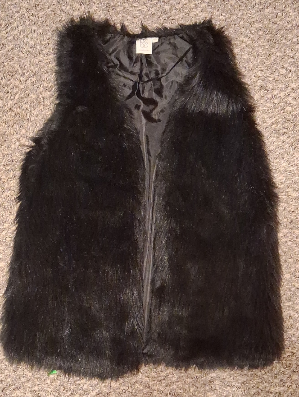 Daisy Fuentes Black Faux Fur Trim Vest